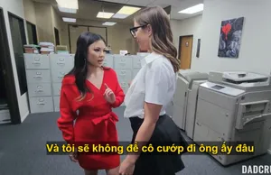 Trưởng phòng… em sẽ giữ bí mật với vợ yêu anh, anh muốn sờ ngực em không?