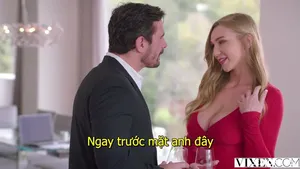 Dùng tiền mua dâm cô bạn gái vú bự đang đón xe buýt