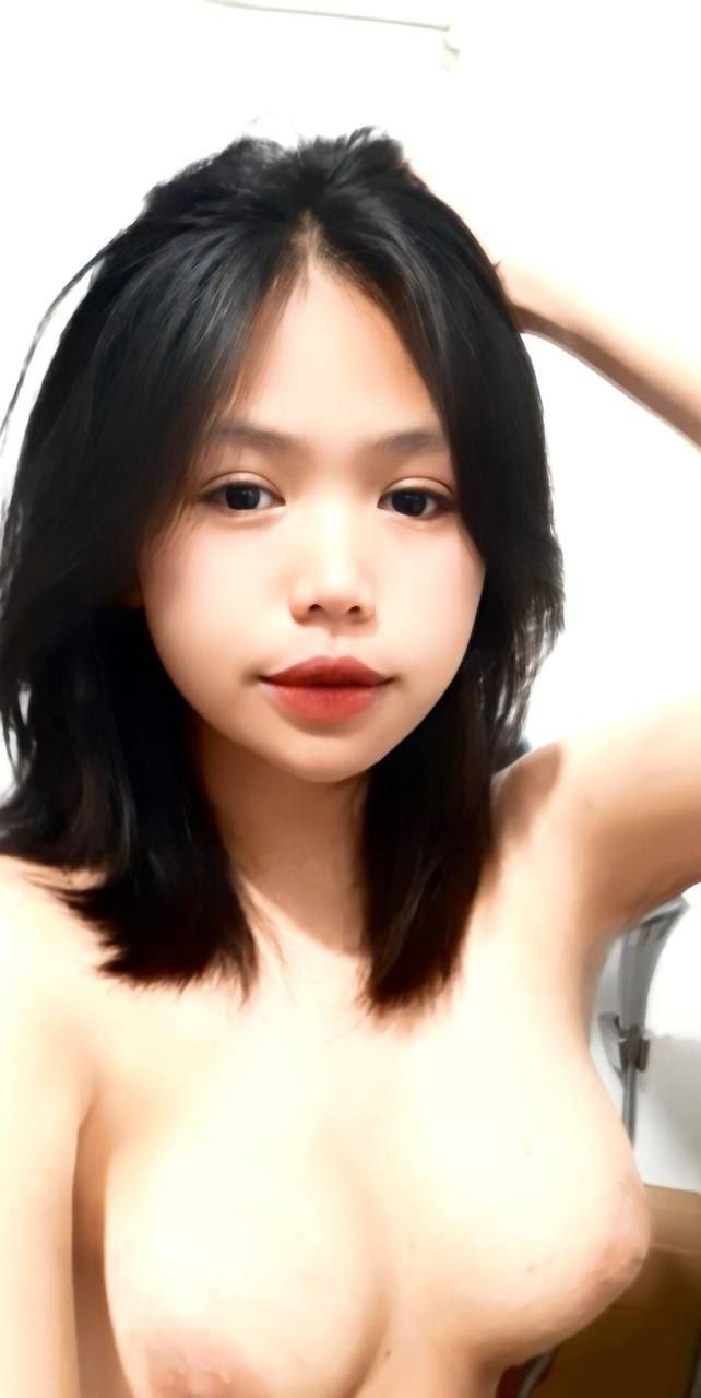 Chuyện người phụ nữ góa ông chồng, ông cạnh nhà và chồng quá cố